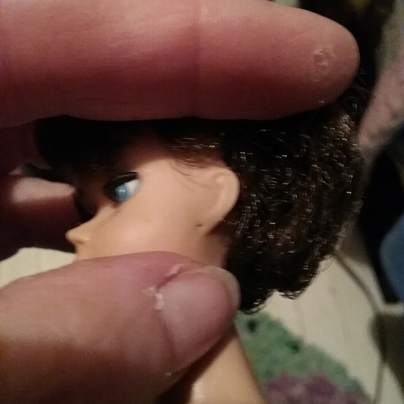 1959 Brunette Bubble Cut Barbie - Picture 5 of 13